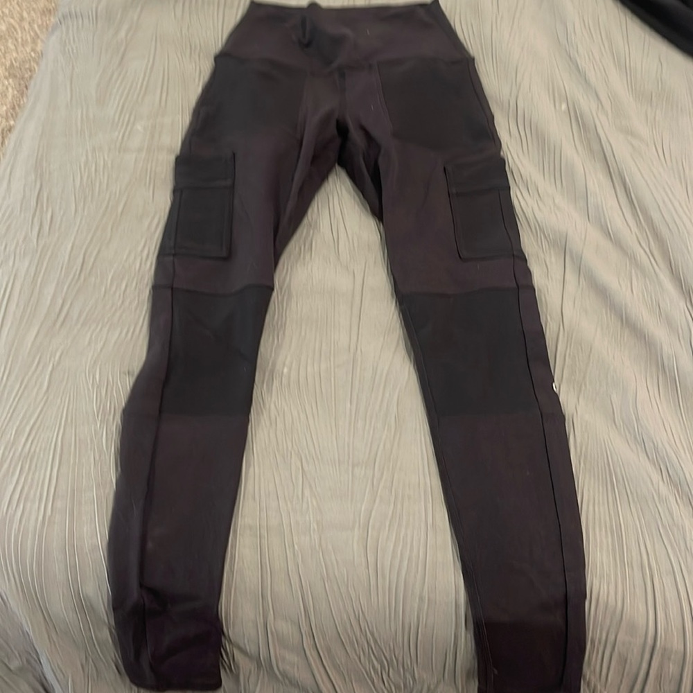 Alo pocket black leggings